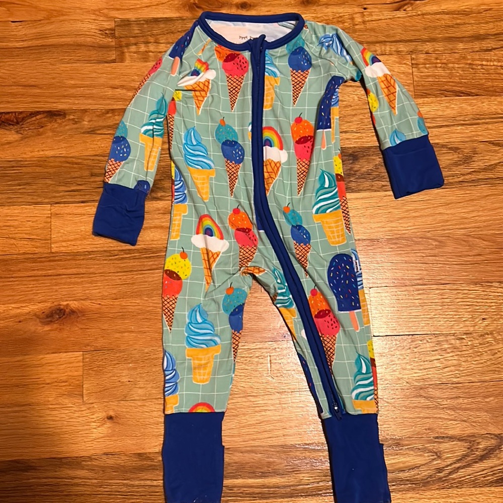 Little sleepies zippie convertible pjs